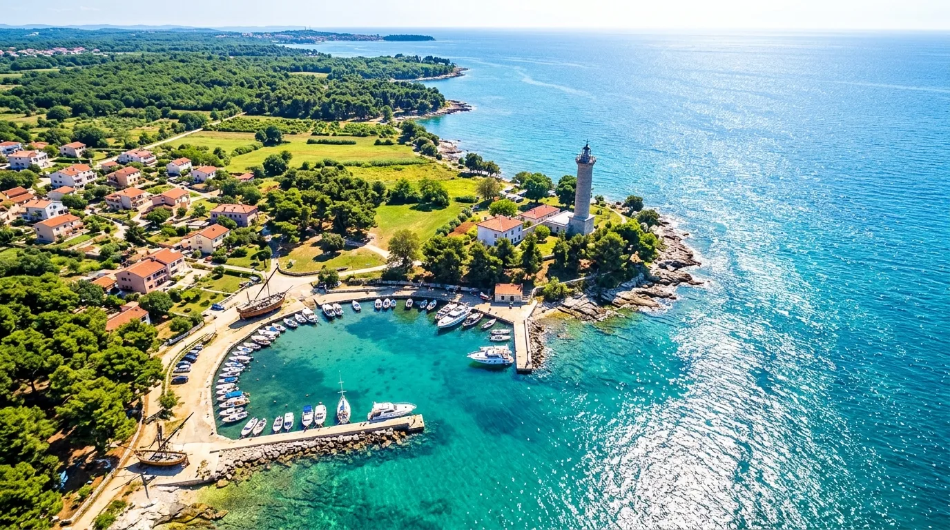 Kombi prevoz Šid → Savudrija — svetionik Savudrija i lučica uz tirkizno more · Apex Travels